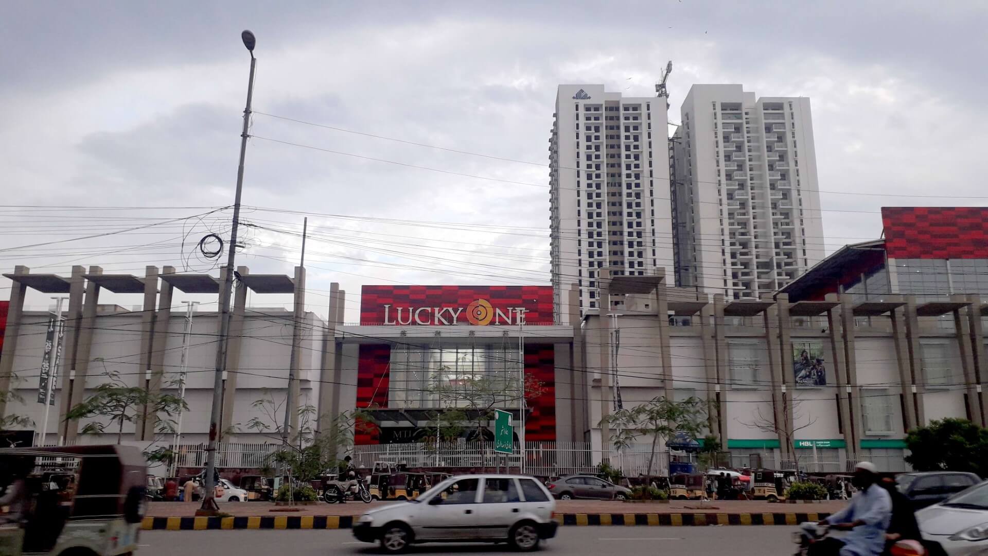 Luxurious-4-Bedroom-Flats-for-Sale-in-Lucky-One-Apartments.jpg
