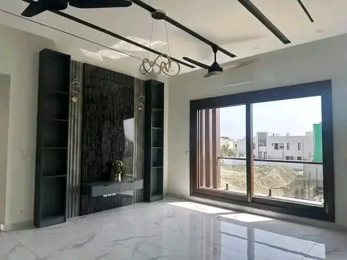 Luxurious-500-Sqyd-Brand-New-House-for-Sale-in-D.H.A-Phase-8-Karachi-3.webp